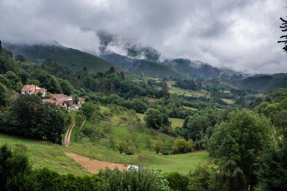 Alles Casas Rurales La Tahona De Besnes旅馆 外观 照片