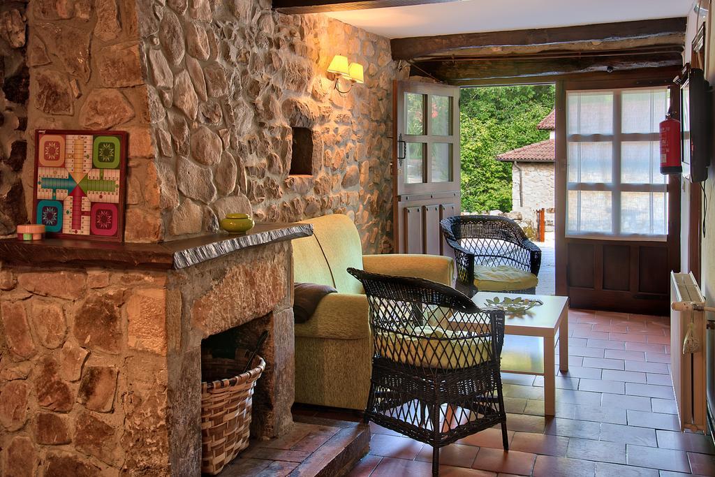 Alles Casas Rurales La Tahona De Besnes旅馆 外观 照片