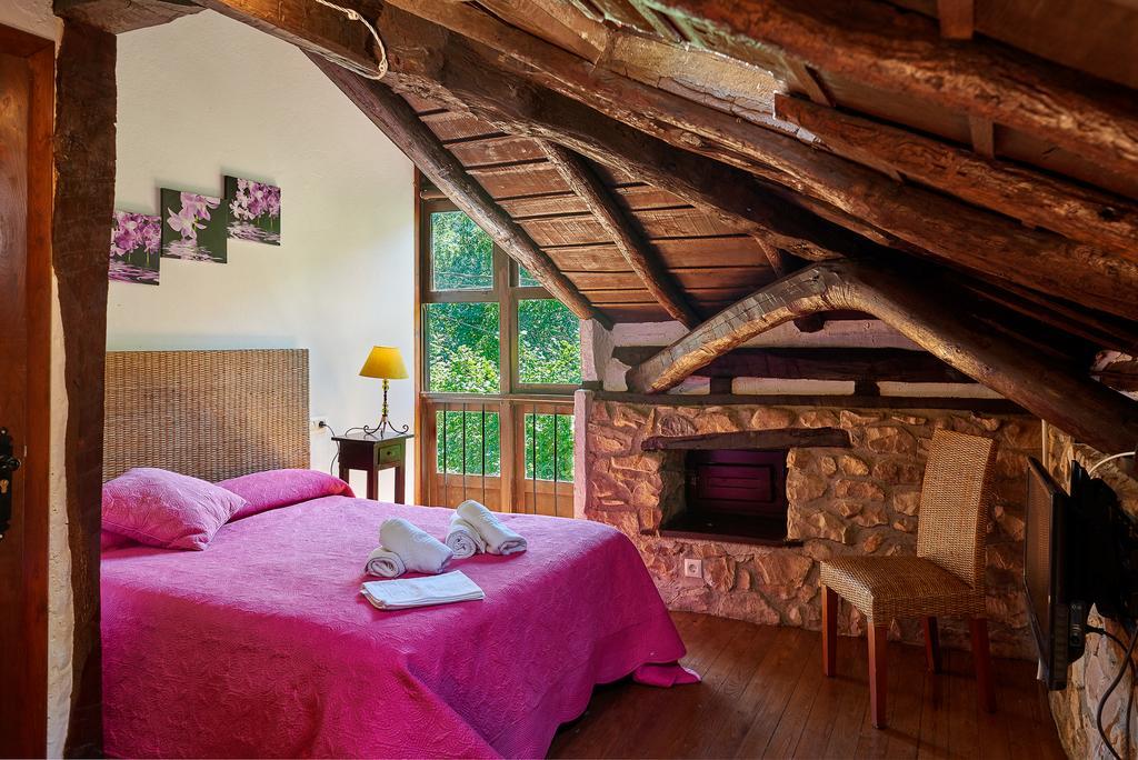 Alles Casas Rurales La Tahona De Besnes旅馆 外观 照片